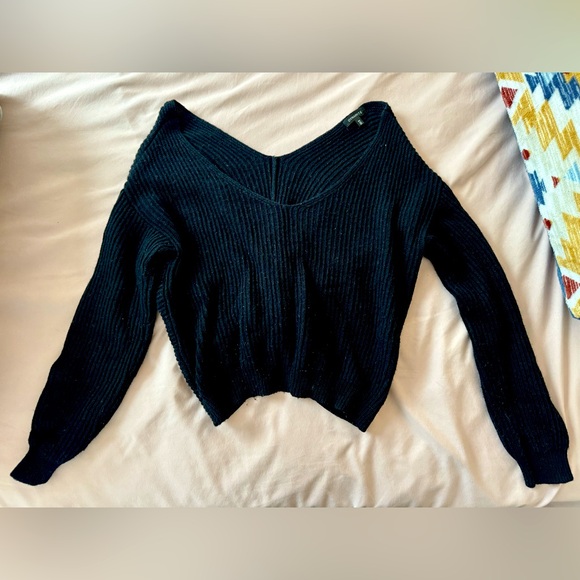 Black off the shoulder fitted crop sweater - Picture 1 of 1